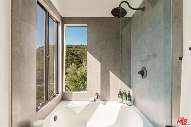 20755 Seaboard Road, Malibu, CA 90265