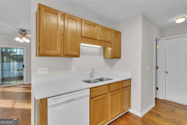 1050 Daventry Crossing, Woodstock, GA 30188