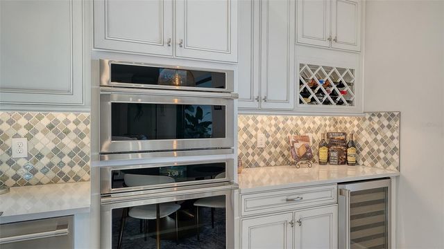 10529 WICKER PARK PLACE, Palmetto, FL 34221