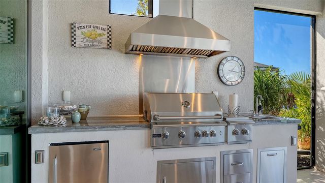 10529 WICKER PARK PLACE, Palmetto, FL 34221