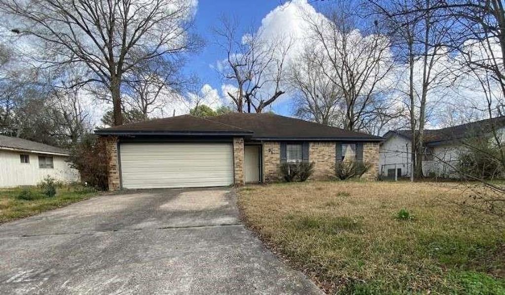 95 Briggs Street, Beaumont, TX 77707