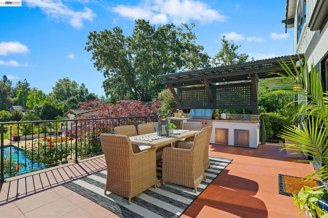 252 Livorna Heights Road, Alamo, CA 94507
