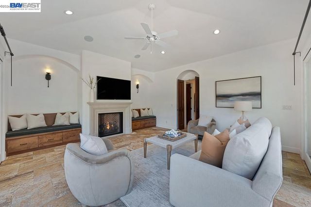 252 Livorna Heights Road, Alamo, CA 94507