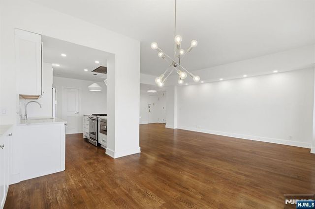 6600 Boulevard East 23D, West New York, NJ 07093