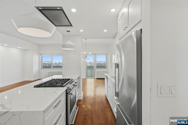 6600 Boulevard East 23D, West New York, NJ 07093