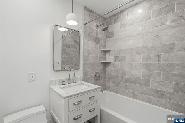 6600 Boulevard East 23D, West New York, NJ 07093