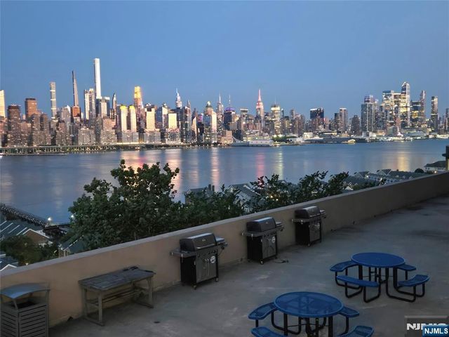 6600 Boulevard East 23D, West New York, NJ 07093