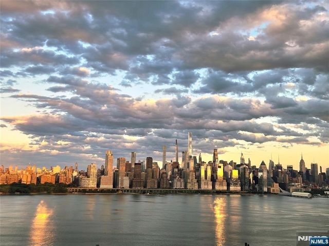 6600 Boulevard East 23D, West New York, NJ 07093