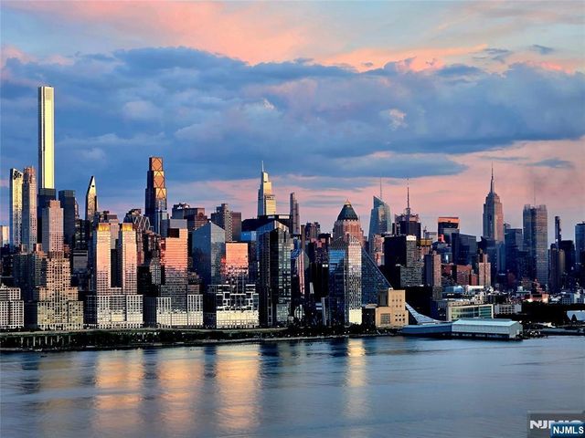 6600 Boulevard East 23D, West New York, NJ 07093