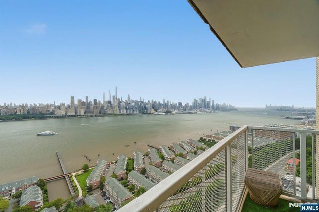 6600 Boulevard East 23D, West New York, NJ 07093