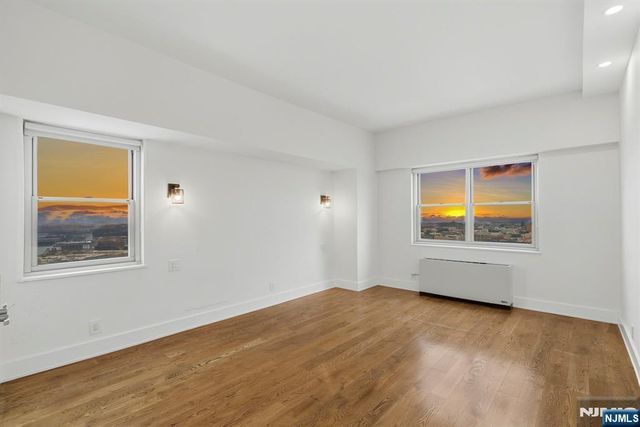 6600 Boulevard East 23D, West New York, NJ 07093