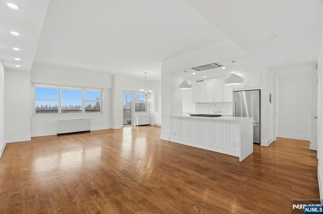 6600 Boulevard East 23D, West New York, NJ 07093