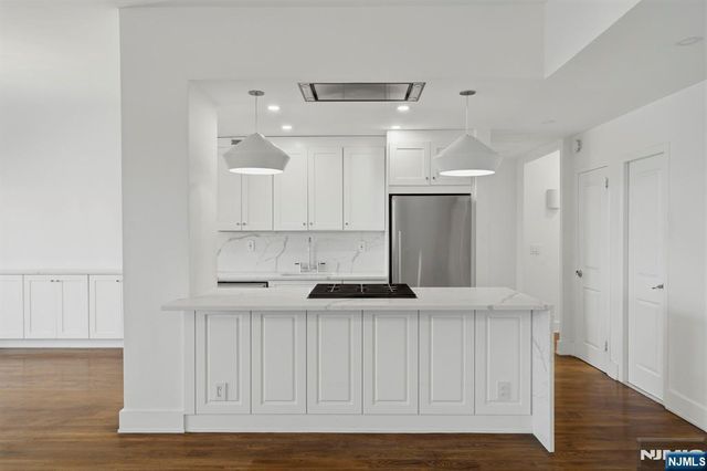 6600 Boulevard East 23D, West New York, NJ 07093