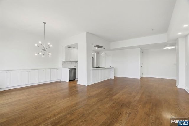 6600 Boulevard East 23D, West New York, NJ 07093