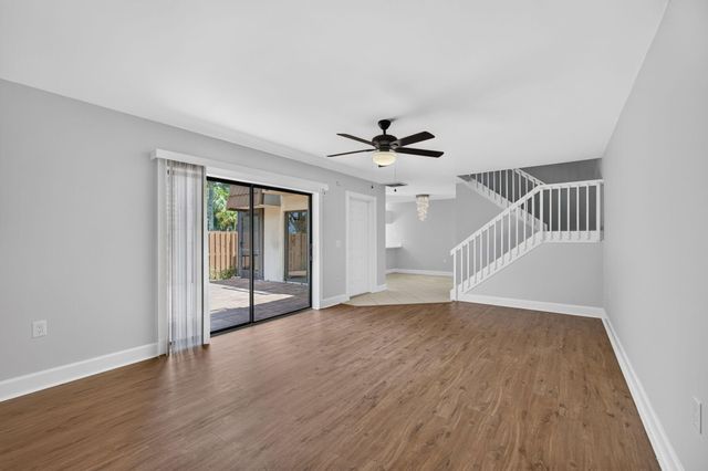 185 Charter Way, West Palm Beach, FL 33407