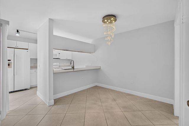 185 Charter Way, West Palm Beach, FL 33407