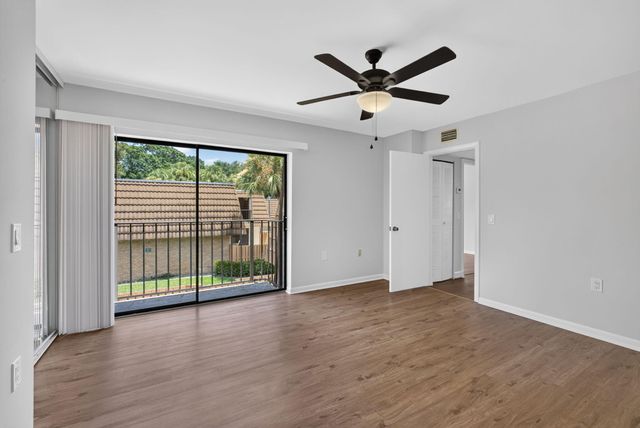 185 Charter Way, West Palm Beach, FL 33407