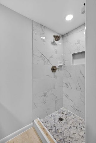 185 Charter Way, West Palm Beach, FL 33407