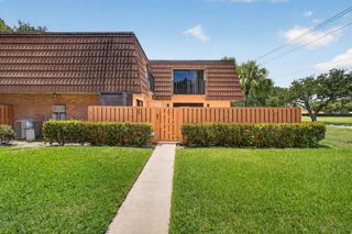 185 Charter Way, West Palm Beach, FL 33407