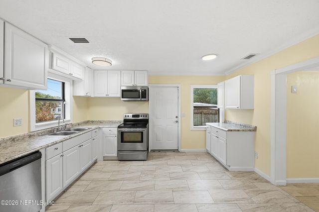 6752 ECTOR Place, Jacksonville, FL 32211