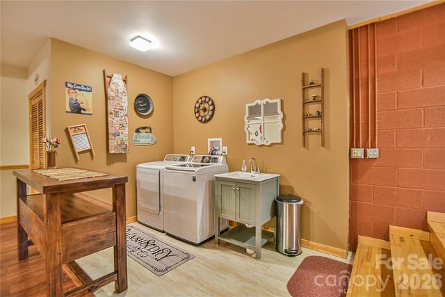 27 Winn Drive, Leicester, NC 28748