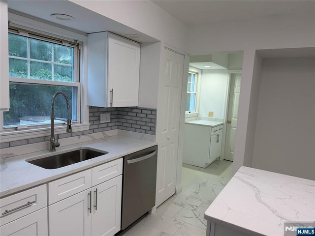 225 Hillside Avenue, Allendale, NJ 07401