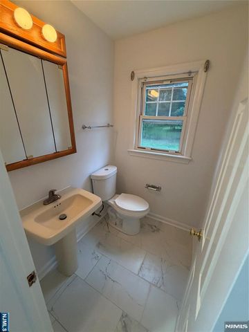 225 Hillside Avenue, Allendale, NJ 07401