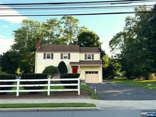 225 Hillside Avenue, Allendale, NJ 07401