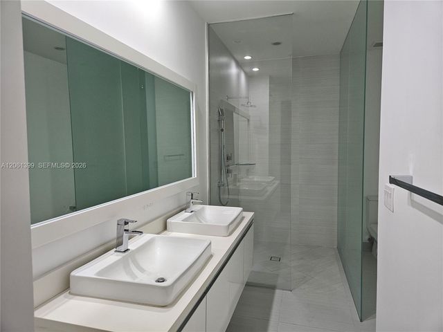 10220 NW 63rd Ter 111, Doral, FL 33178