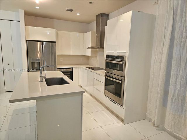 10220 NW 63rd Ter 111, Doral, FL 33178
