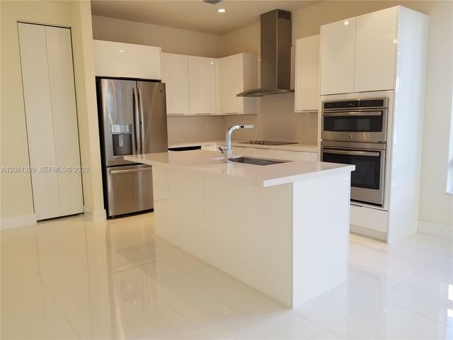 10220 NW 63rd Ter 111, Doral, FL 33178