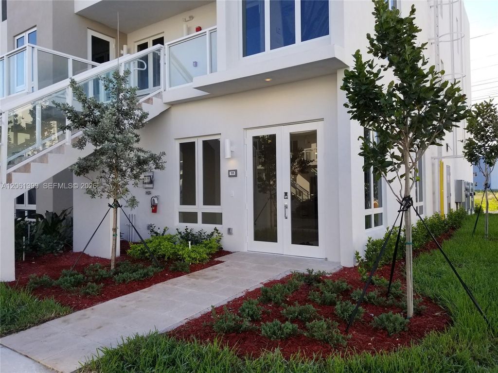 10220 NW 63rd Ter 111, Doral, FL 33178