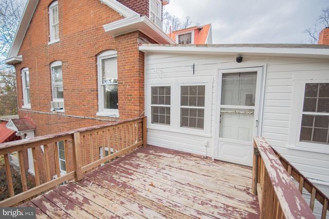 529 S GEORGE ST, Charles Town, WV 25414