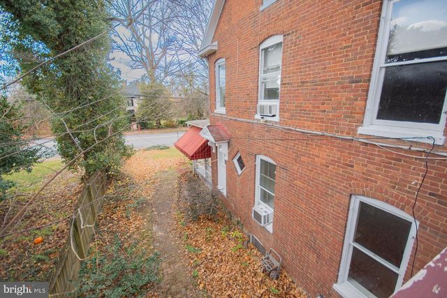 529 S GEORGE ST, Charles Town, WV 25414