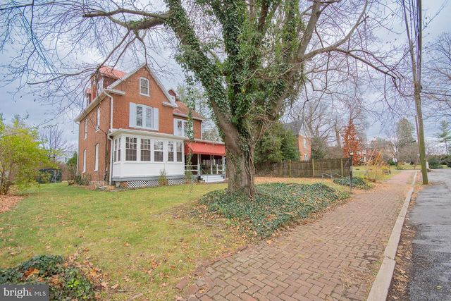 529 S GEORGE ST, Charles Town, WV 25414