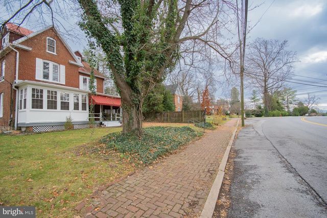 529 S GEORGE ST, Charles Town, WV 25414