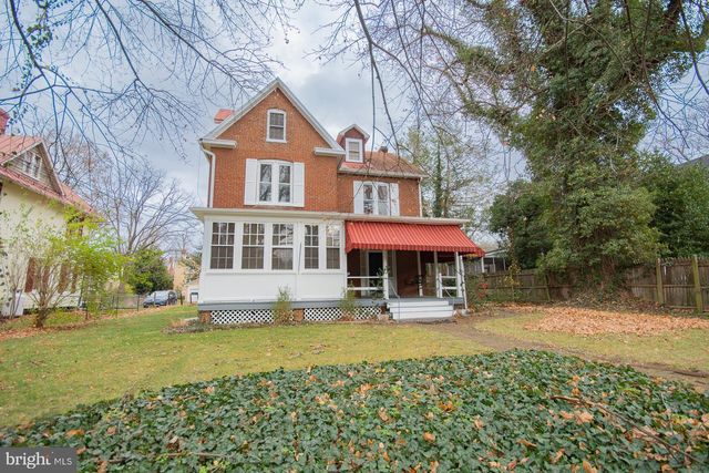 529 S GEORGE ST, Charles Town, WV 25414