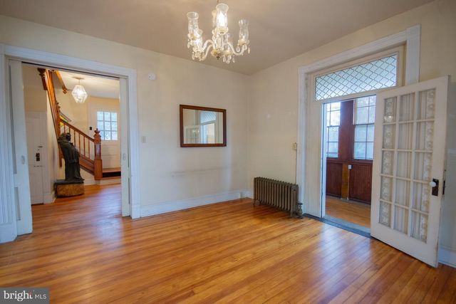 529 S GEORGE ST, Charles Town, WV 25414