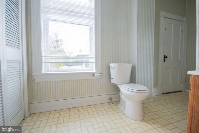 529 S GEORGE ST, Charles Town, WV 25414