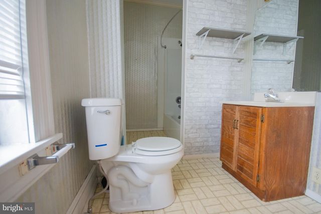 529 S GEORGE ST, Charles Town, WV 25414