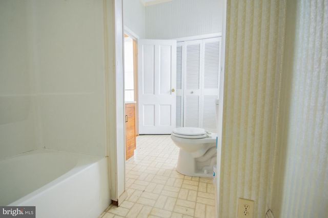 529 S GEORGE ST, Charles Town, WV 25414