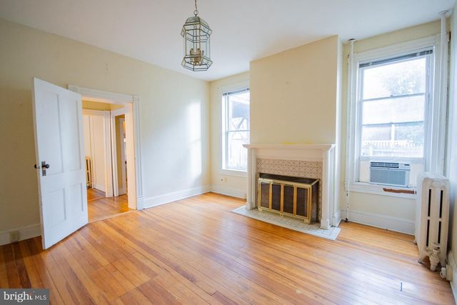 529 S GEORGE ST, Charles Town, WV 25414