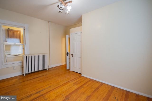 529 S GEORGE ST, Charles Town, WV 25414