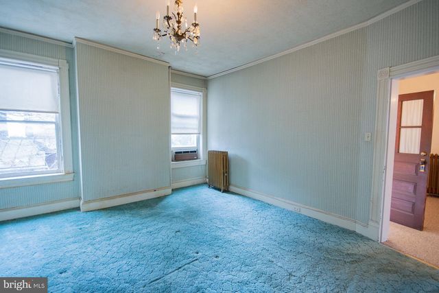 529 S GEORGE ST, Charles Town, WV 25414