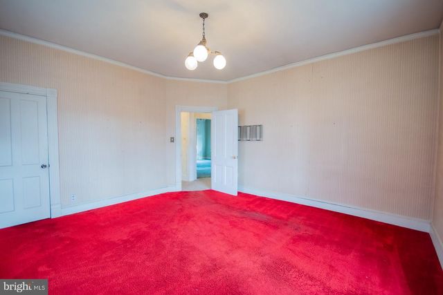 529 S GEORGE ST, Charles Town, WV 25414