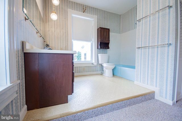 529 S GEORGE ST, Charles Town, WV 25414