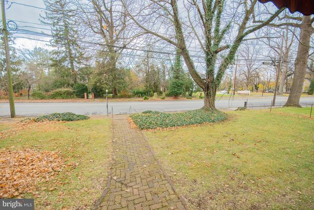 529 S GEORGE ST, Charles Town, WV 25414