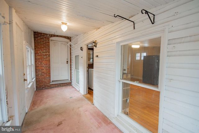 529 S GEORGE ST, Charles Town, WV 25414