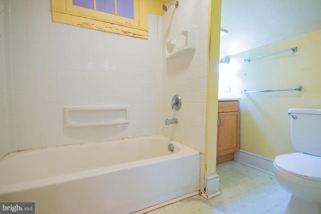 529 S GEORGE ST, Charles Town, WV 25414