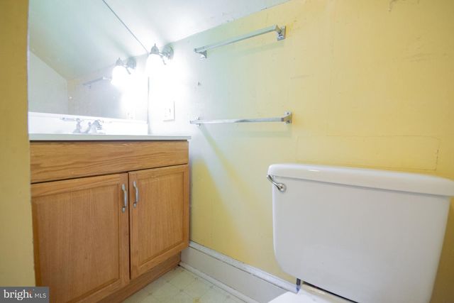 529 S GEORGE ST, Charles Town, WV 25414